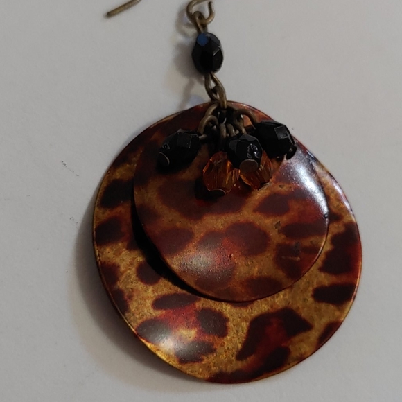 Cheetah print earings - Picture 4 of 4